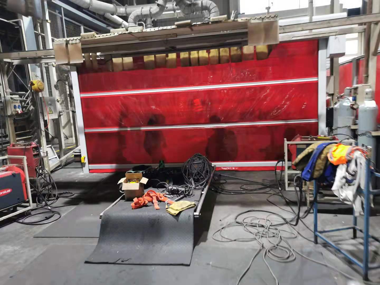 上海京鹏焊接防护门图片